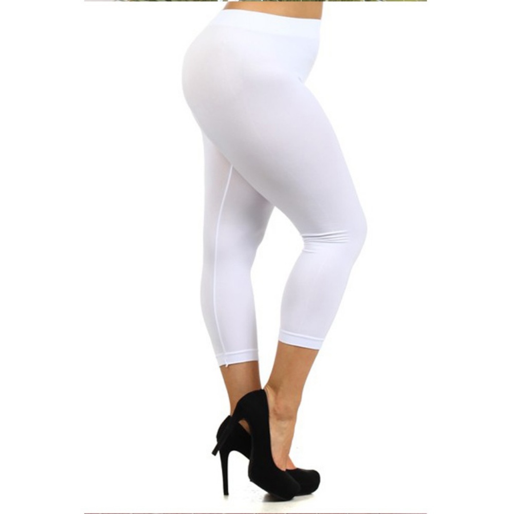 Plus Size White Capri Length Leggings